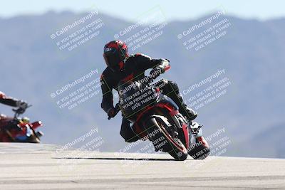 media/Oct-13-2025-Moto Forza (Mon) [[a66d839500]]/3-B Group/Session 4 (Turn 9)/